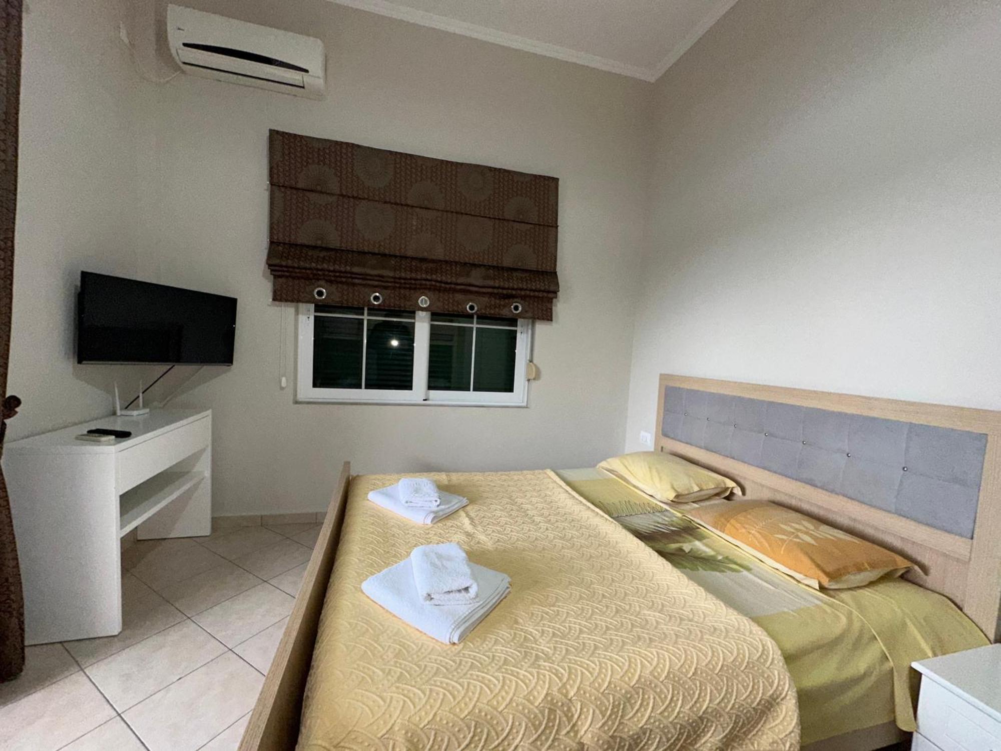 Apartament Galaxy Sarandë Exteriör bild